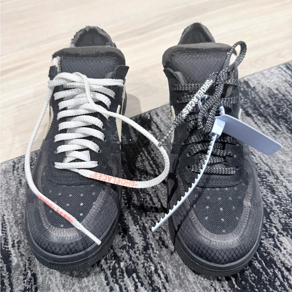 Off-White Black Low-Top Sneakers with White and Black Laces